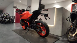 
										KTM Duke 390 New – Usato Permutabile full									