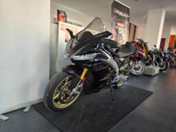 Aprilia RSV4 Factory Akrapovic _ Usato Permutabile