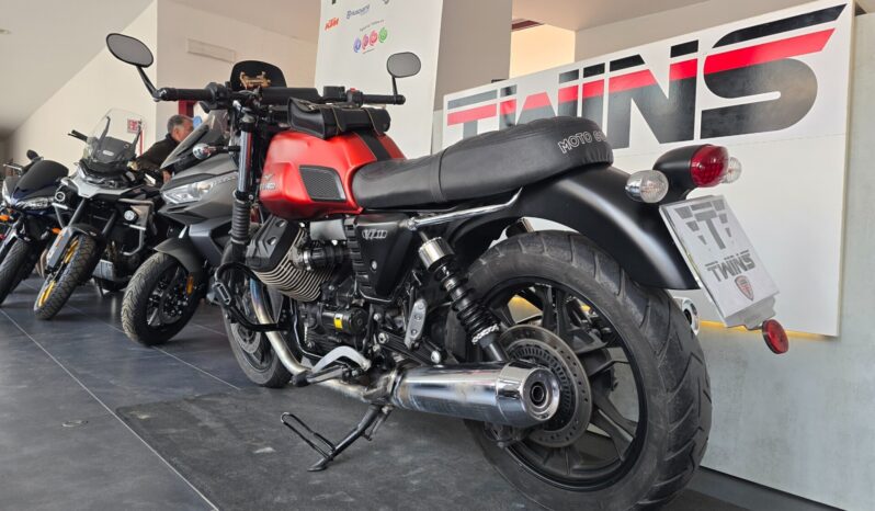 
								Moto Guzzi V7 II Stone _ Usato Permutabile full									