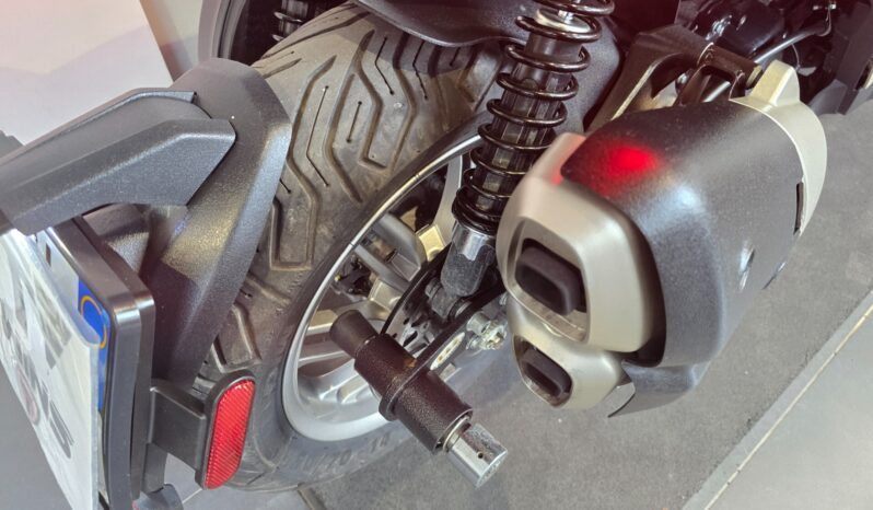 
								Piaggio Beverly 400 HPE_ Usato Permutabile full									