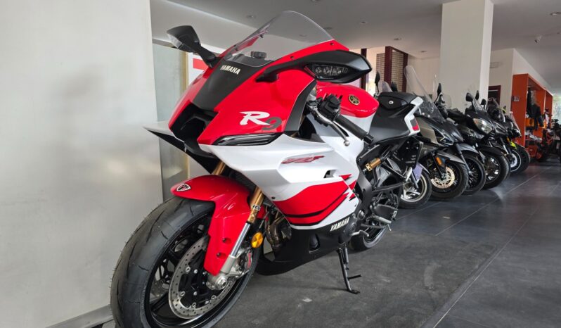 
								Yamaha YZF R9 70th Anniversary _ Permutiamo full									
