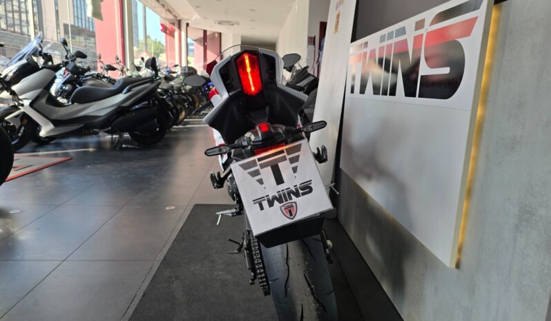 
								Yamaha YZF R9 70th Anniversary _ Permutiamo full									