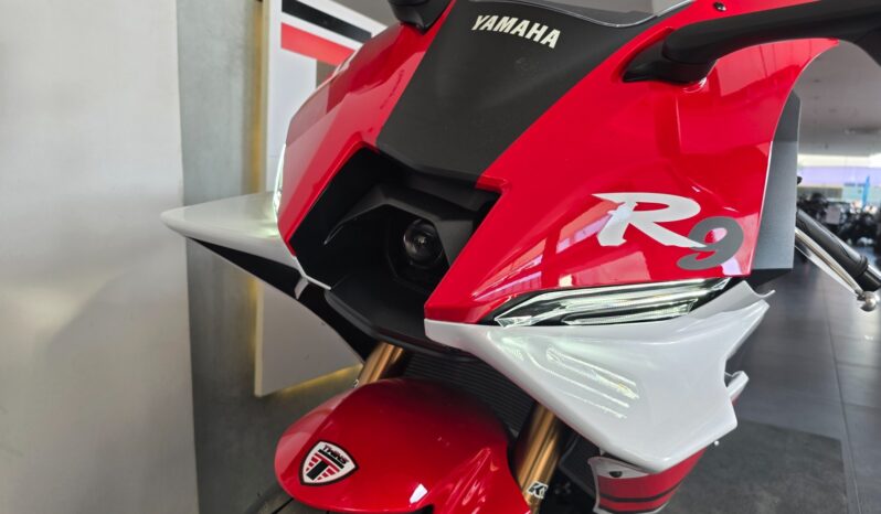 
								Yamaha YZF R9 70th Anniversary _ Permutiamo full									