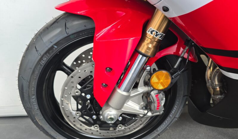 
								Yamaha YZF R9 70th Anniversary _ Permutiamo full									